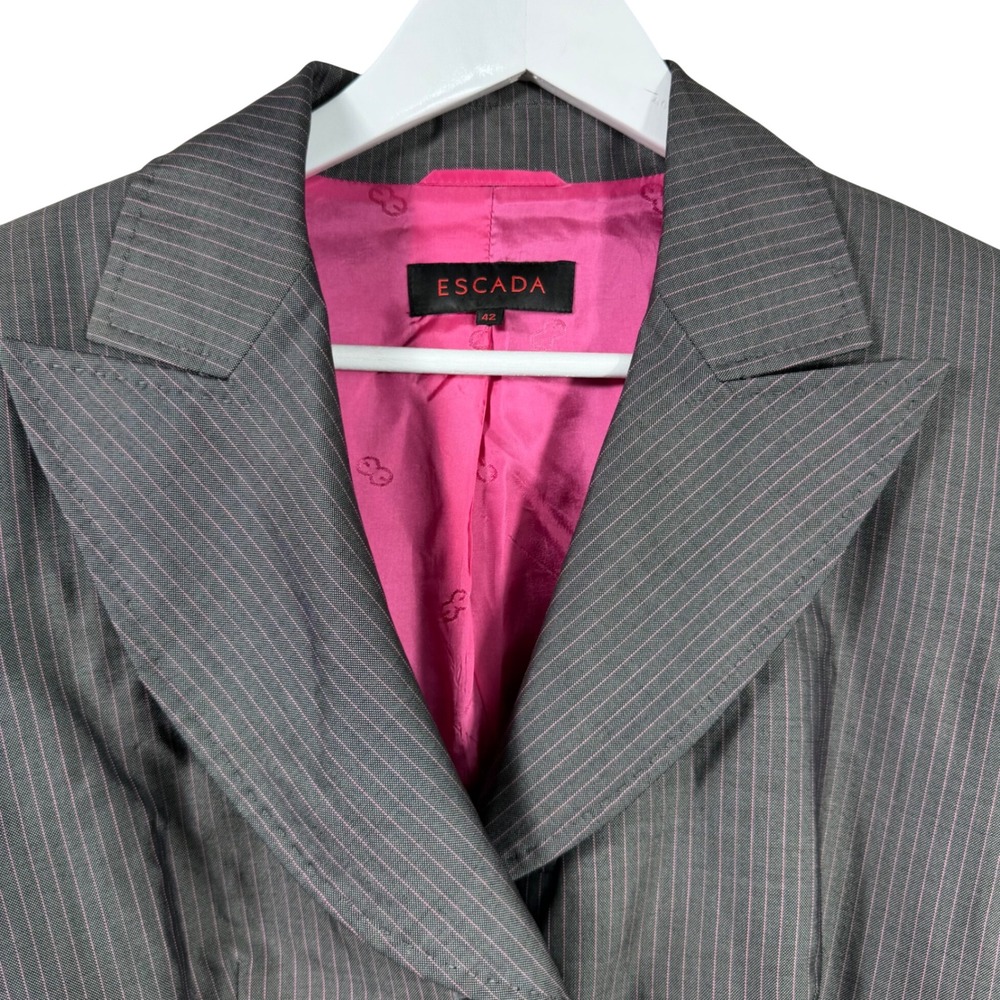 Escada Gray Pinstripe Wool Silk Blazer Pink Lining Size 42 Designer Jacket - Picture 2 of 16